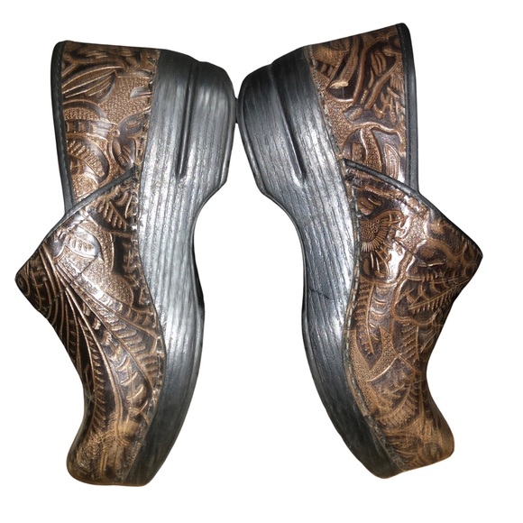 Dansko Clogs Shoes Size 38 US8 Brown Tooled Leather Paisley Floral - Picture 9 of 11